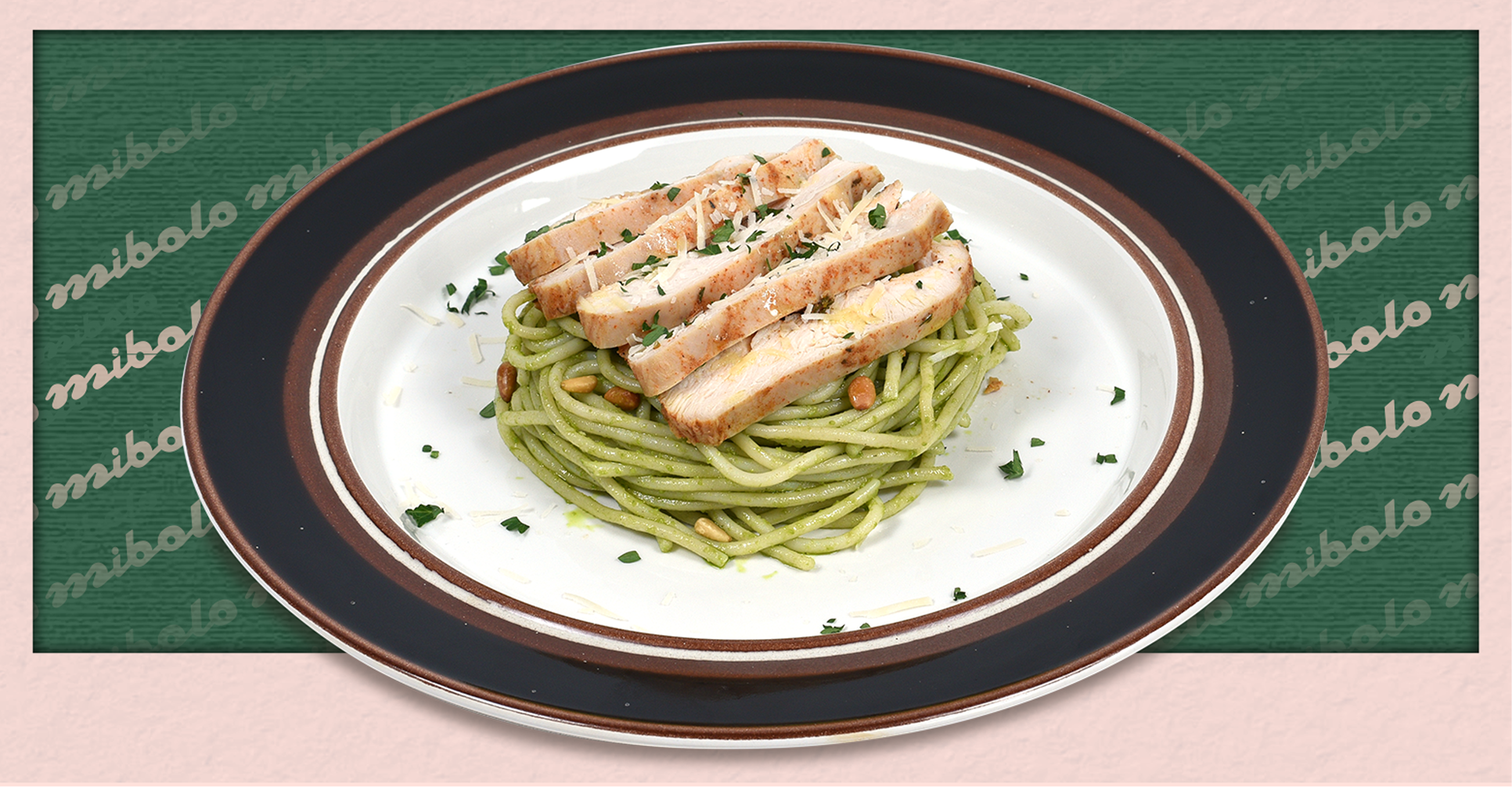Mì tagliatelle với gà và sốt phô mai parmesan